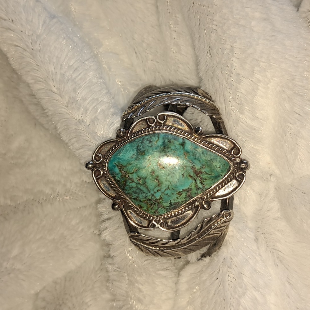 Vintage Turquise Silver Bracelet. Reasonable offers considered. 2 1/4 x 2 inches